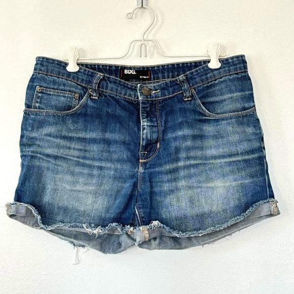 Urban Outfitters BDG Dark Wash Boyfriend Shorts Sz 30 - Picture 2 of 10